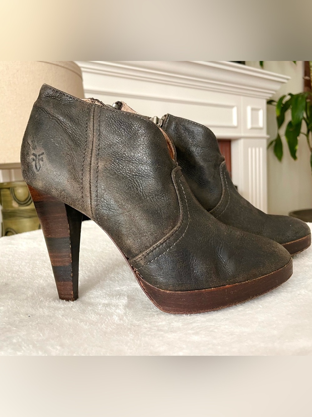 FRYE Brown Distressed 4” Heel Leather Ankle Boots 6.5